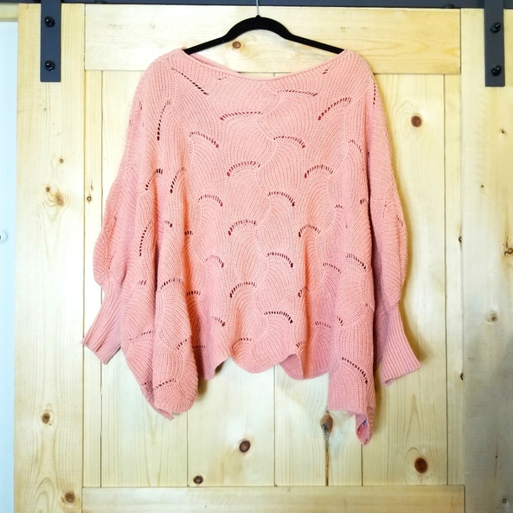 Miracle Oversize Cropped Knit Scallop Hem Sweater NWOT